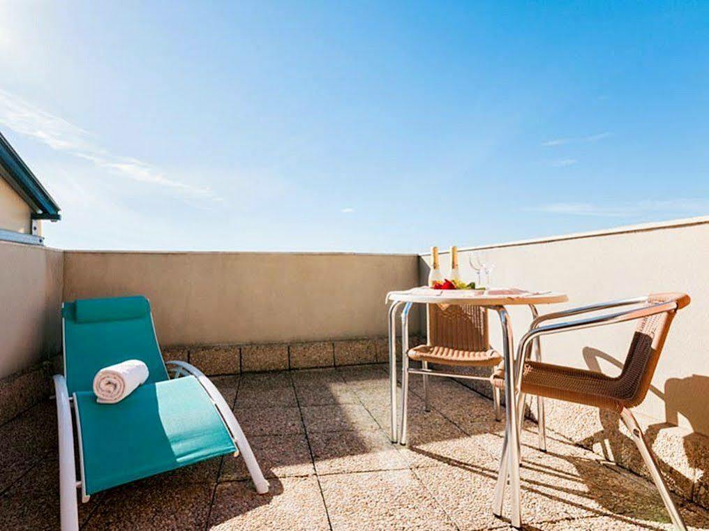 Hotel Villacarlos Valencia Bagian luar foto