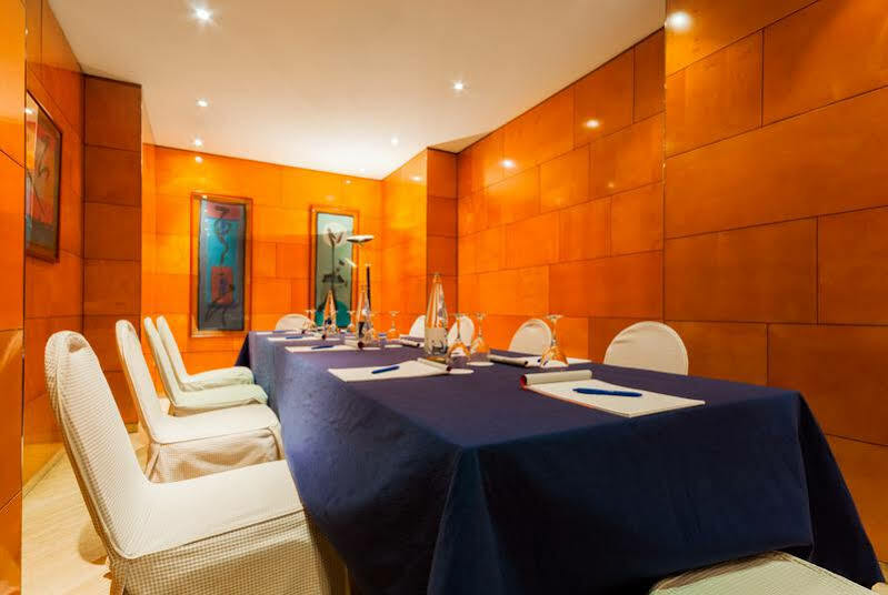 Hotel Villacarlos Valencia Bagian luar foto